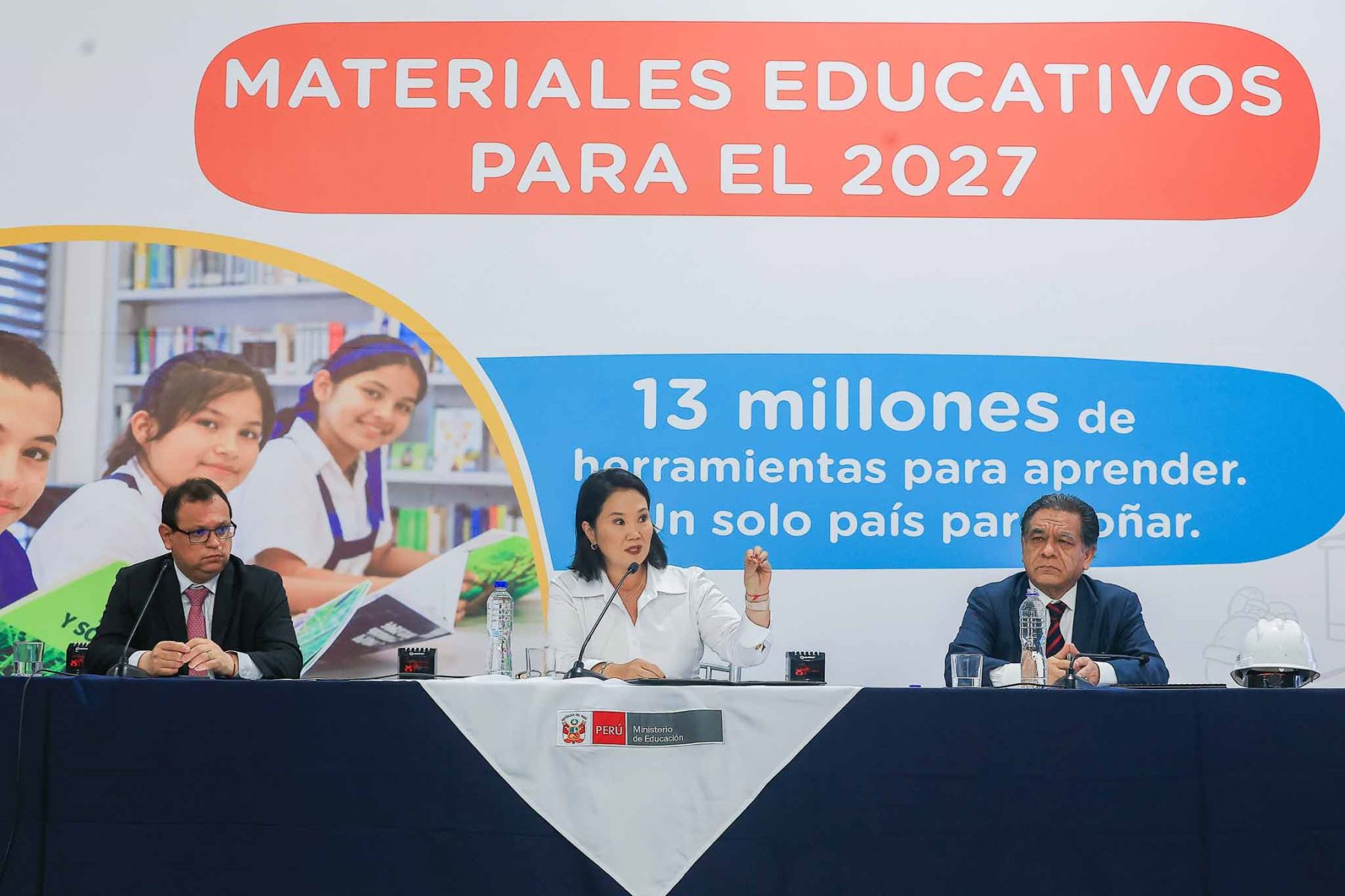 Presidenta Keiko Fujimori presenta “Plan de distribución de materiales educativos para el Año Escolar 2027”. Foto: ANDINA/ Prensa Presidencia