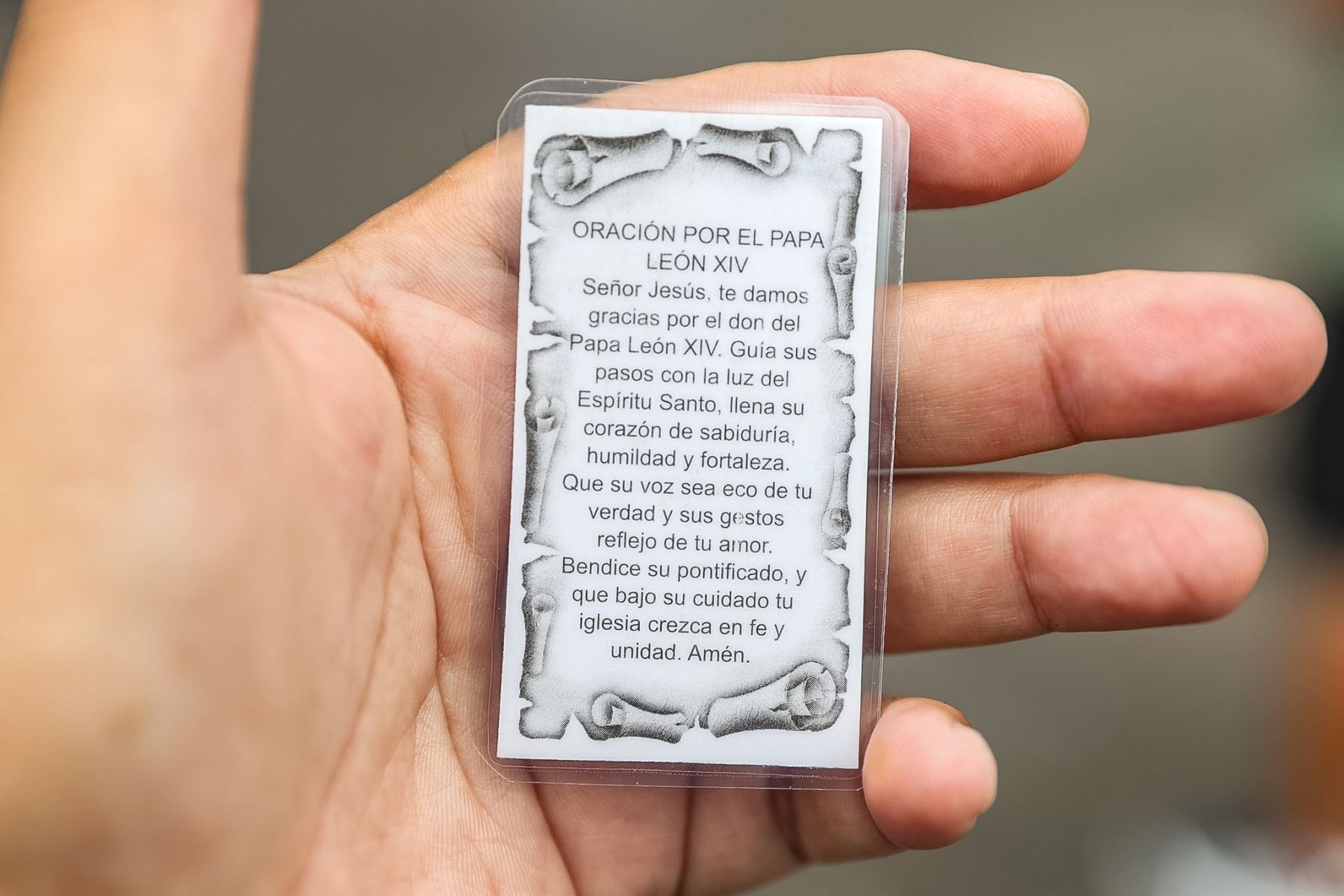 Fieles católicos acuden al templo de Las Nazarenas, en el Centro de Lima, para elevar oraciones por la salud del papa León XIV, quien permanece hospitalizado en Roma tras ser operado de un tumor canceroso en el pulmón derecho. Foto: ANDINA/Luis Iparraguirre.