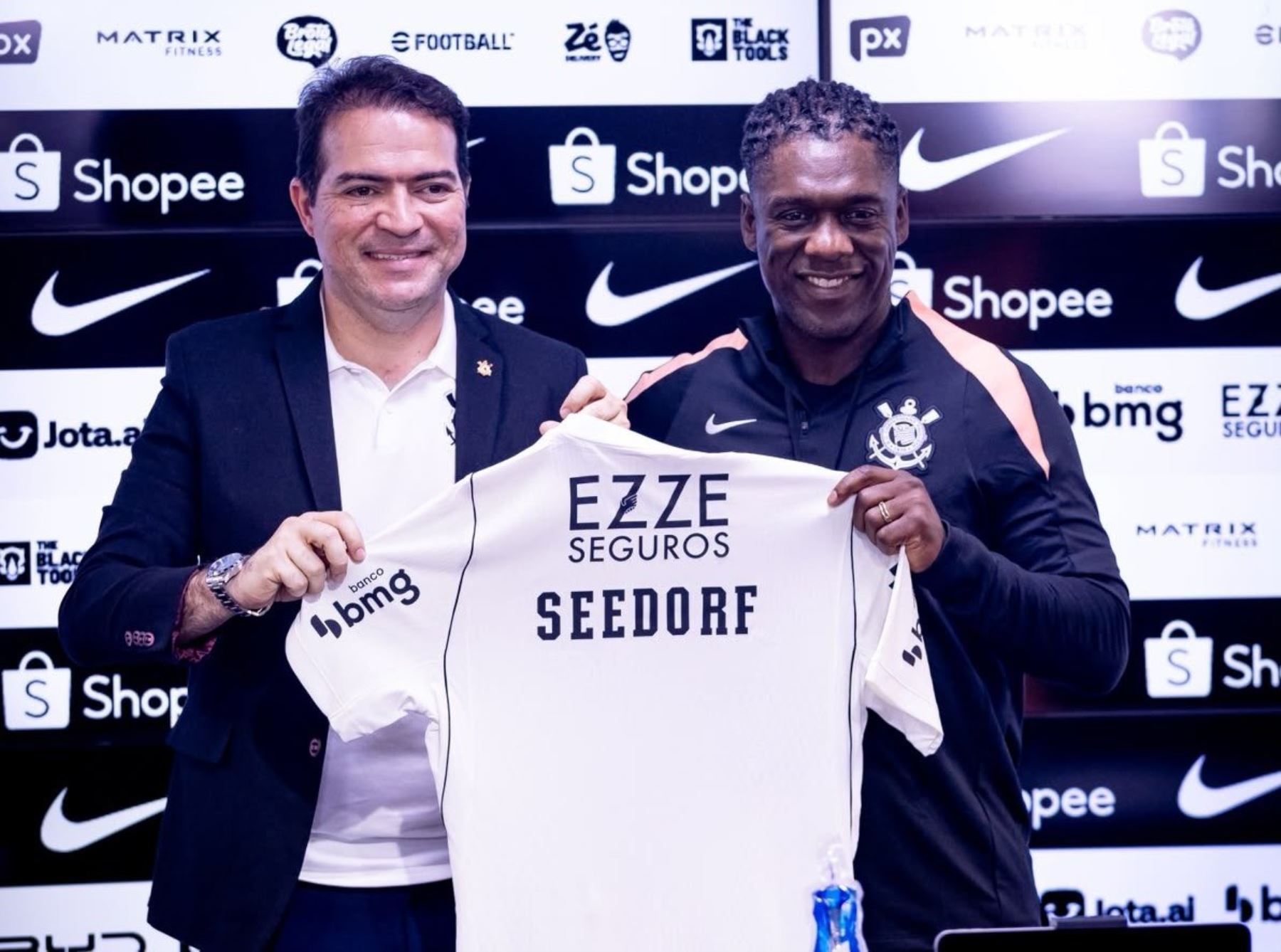 Clarence Seedorf al asumir el mando del Corinthians: "Un león herido es peligroso"