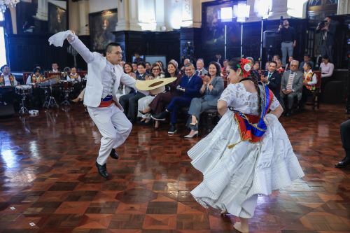 Presidente Fujimori lideró ceremonia “Talento sin límites: Reconocimiento al Liderazgo y la Superación” en Palacio de Gobierno