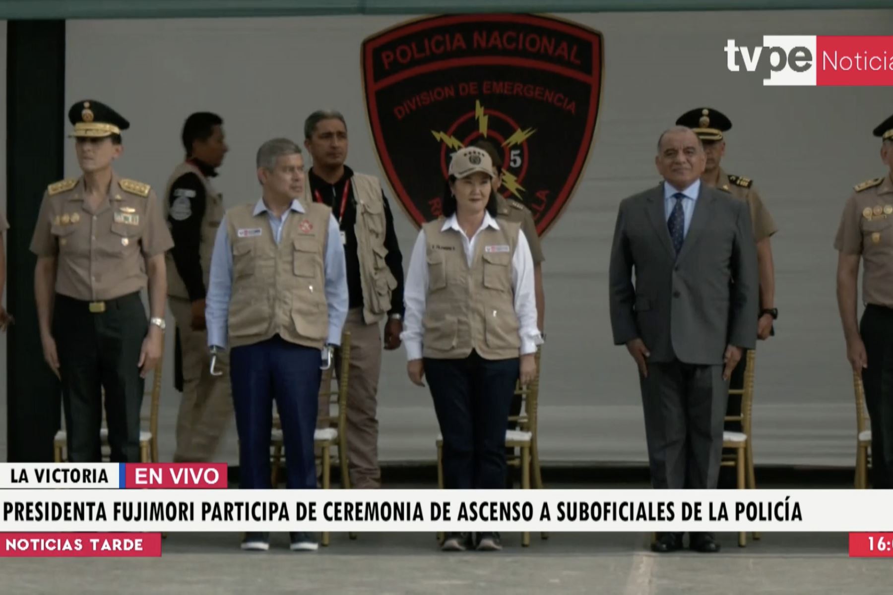 Presidenta Fujimori participa en ceremonia de ascenso a policías por acción distinguida