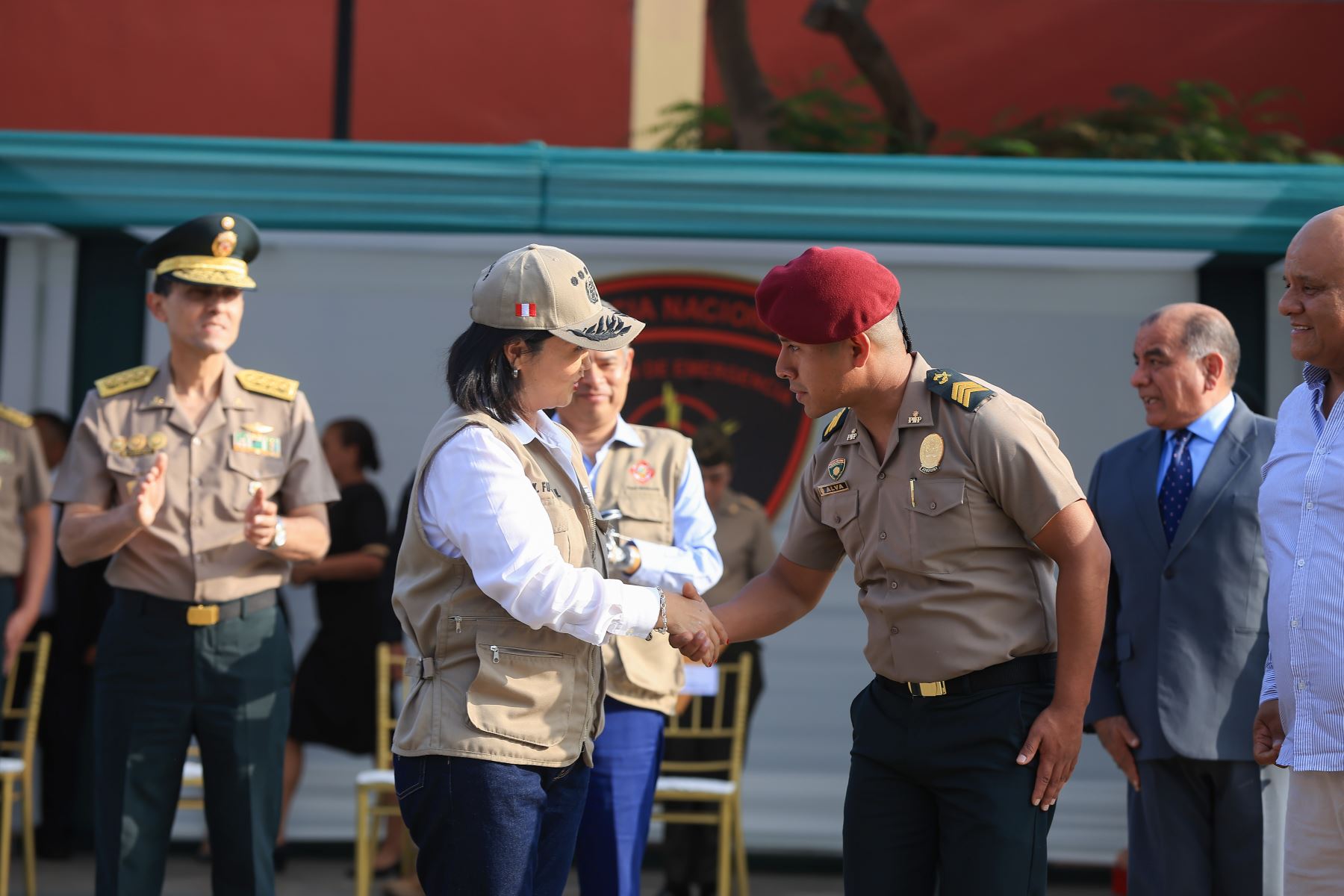 Jefa de Estado encabezó ceremonia de ascenso excepcional por “Acción distinguida” a suboficiales de la Policía Nacional del Perú
 Foto: ANDINA/Prensa Presidencia