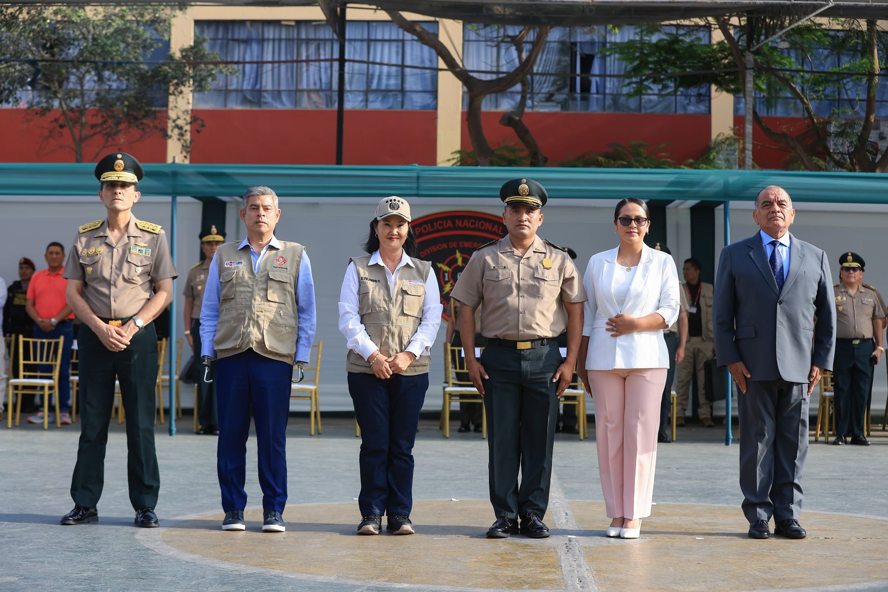 Jefa de Estado encabezó ceremonia de ascenso excepcional por “Acción distinguida” a suboficiales de la Policía Nacional del Perú
 Foto: ANDINA/Prensa Presidencia