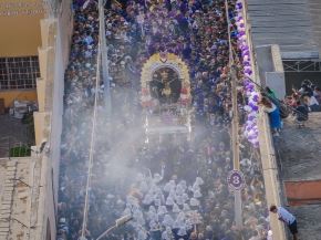 Los recorridos procesionales aplicarán también el cierre progresivo de la calzada. Las vías serán despejadas conforme avance la procesión para restablecer progresivamente el tránsito.