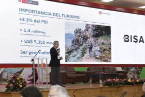 El ministro Valencia expuso en la Feria Internacional de Infraestructura y Construcción Infracon Perú, en Urubamba. Foto: Mincetur/Difusión