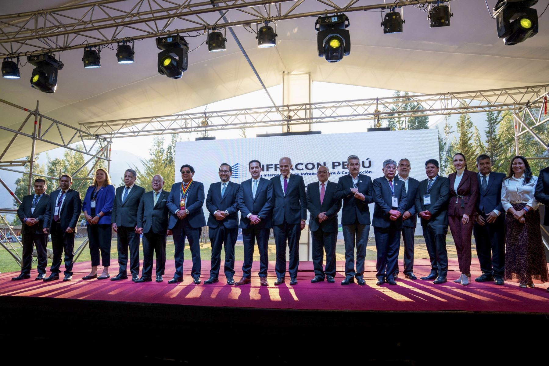 Presidente del Congreso: "La infraestructura es el motor de desarrollo e inclusión"