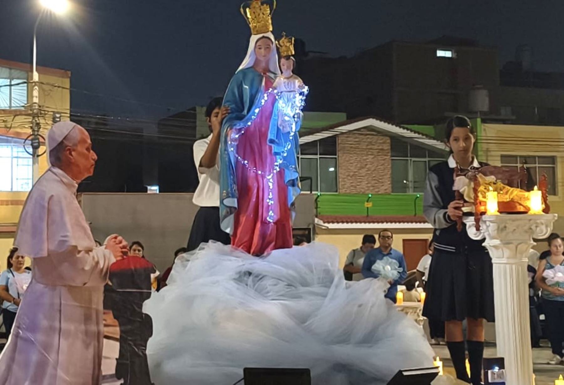 Chiclayo se une en una sola oración por el papa León XIV y llaman a orar frente a Catedral