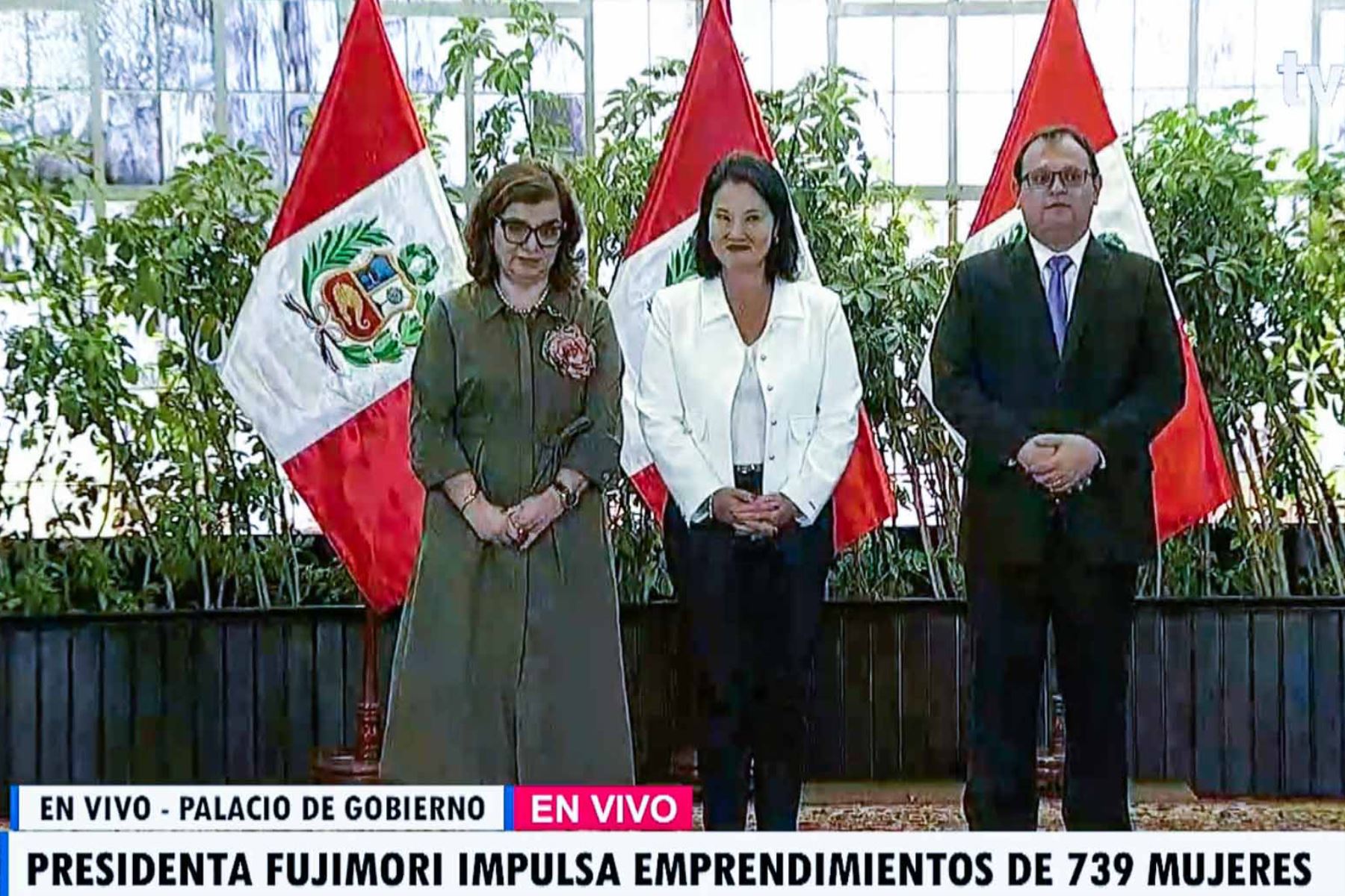 Presidenta entrega cheques de cofinanciamiento por S/ 10 millones para mujeres