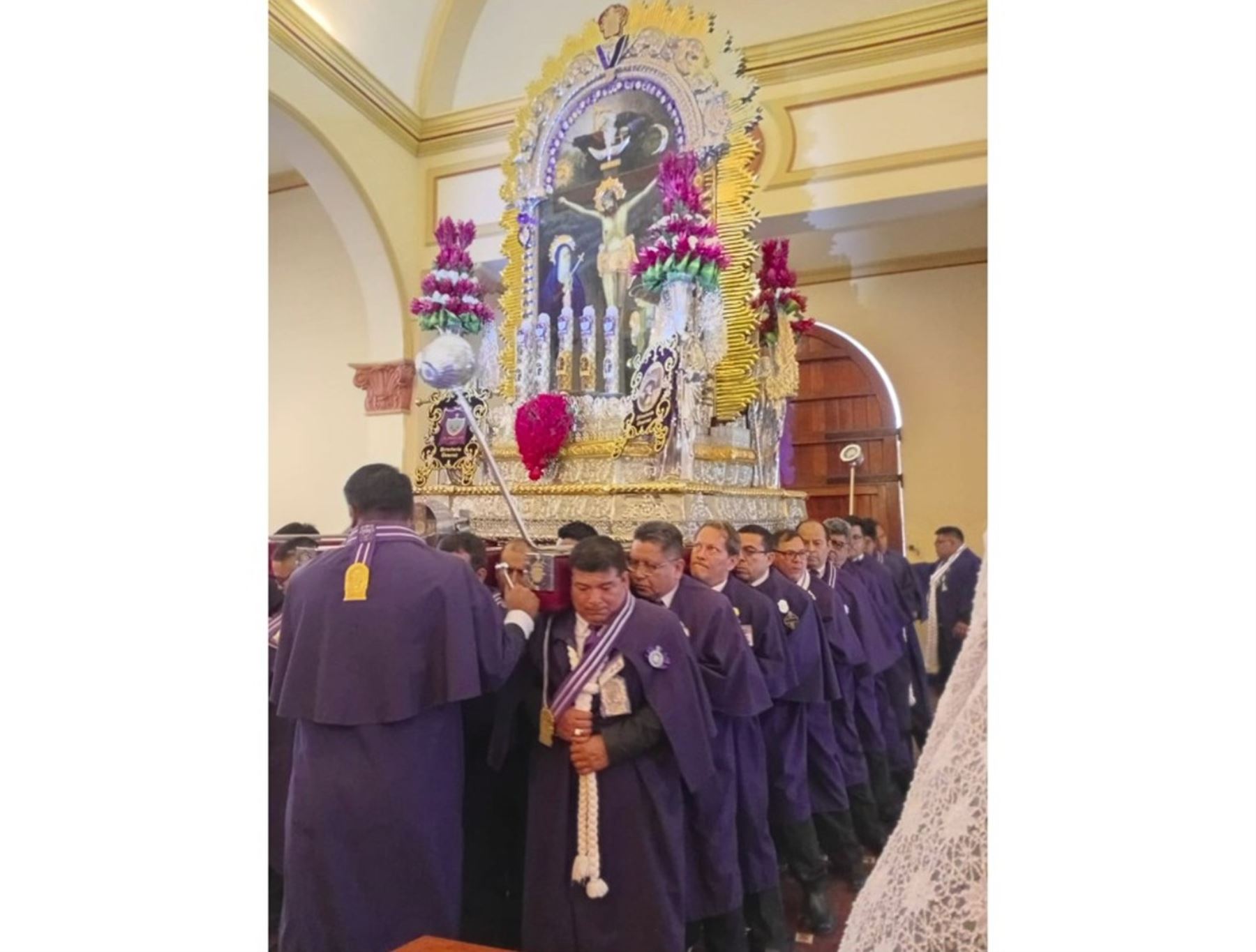 Piura: piden por la salud del papa León XIV durante primer salida de Señor de los Milagros