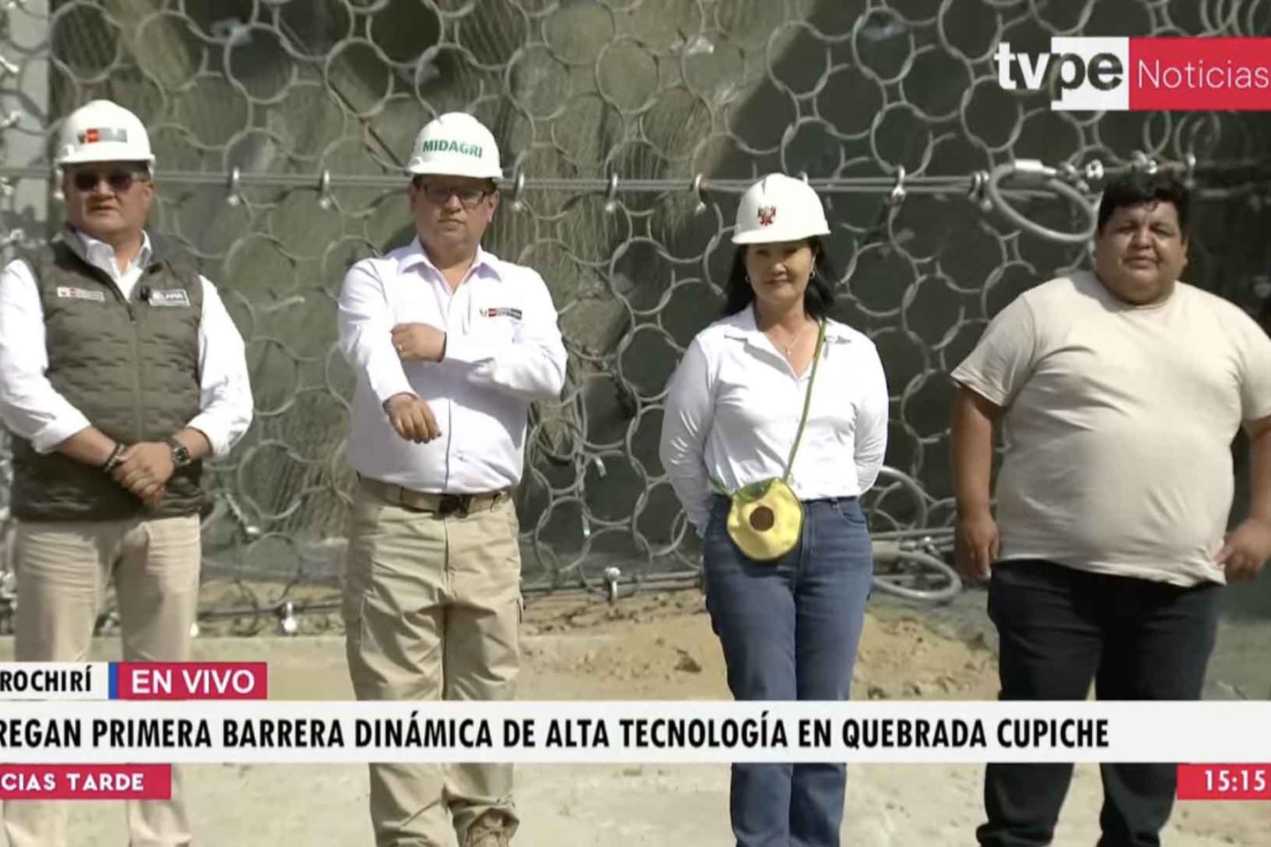 Presidenta entrega barrera dinámica de alta tecnología en Huarochirí ante El Niño
