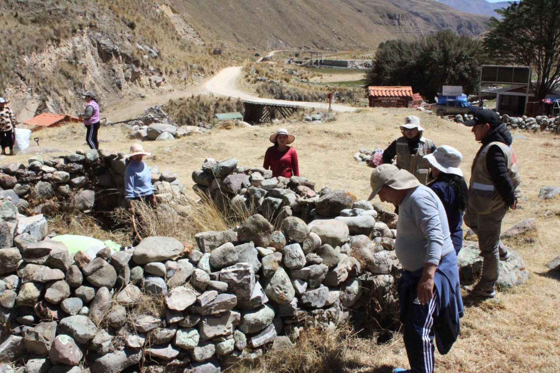 Junín: Cultura impulsa limpieza y conservación del sitio arqueológico de Corivinchos
