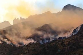 La FAP desplegó un avión Spartan y un helicóptero MI-17 para combatir el incendio forestal que afectó la provincia de Calca, región Cusco. Foto: ANDINA/Archivo