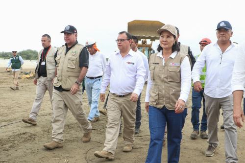Presidenta Keiko Fujimori llegó a Piura para supervisar obras de prevención ante el fenómeno El Niño