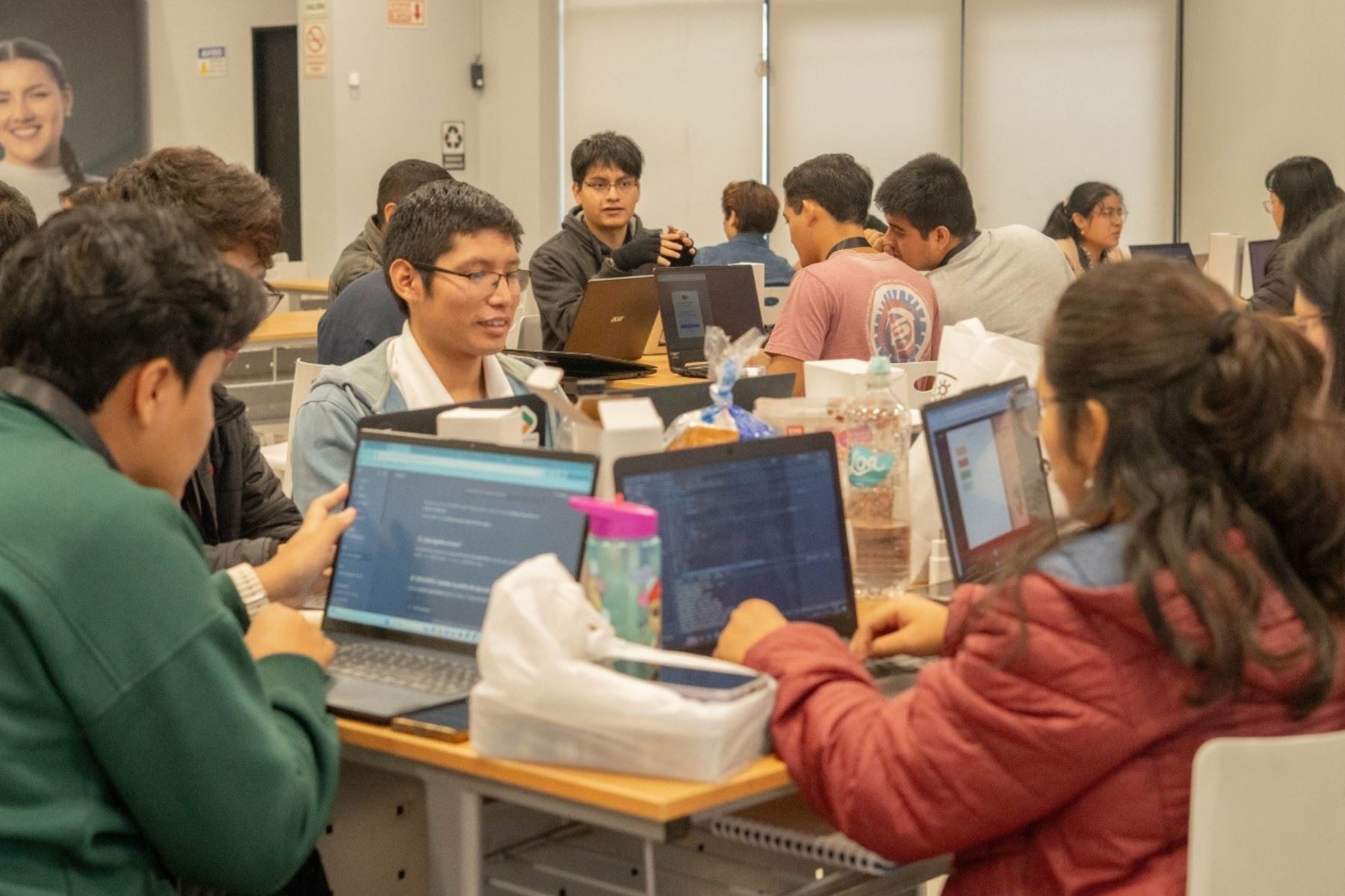 Hackatón de soluciones tecnológicas para mypes abre convocatoria en cuatro ciudades