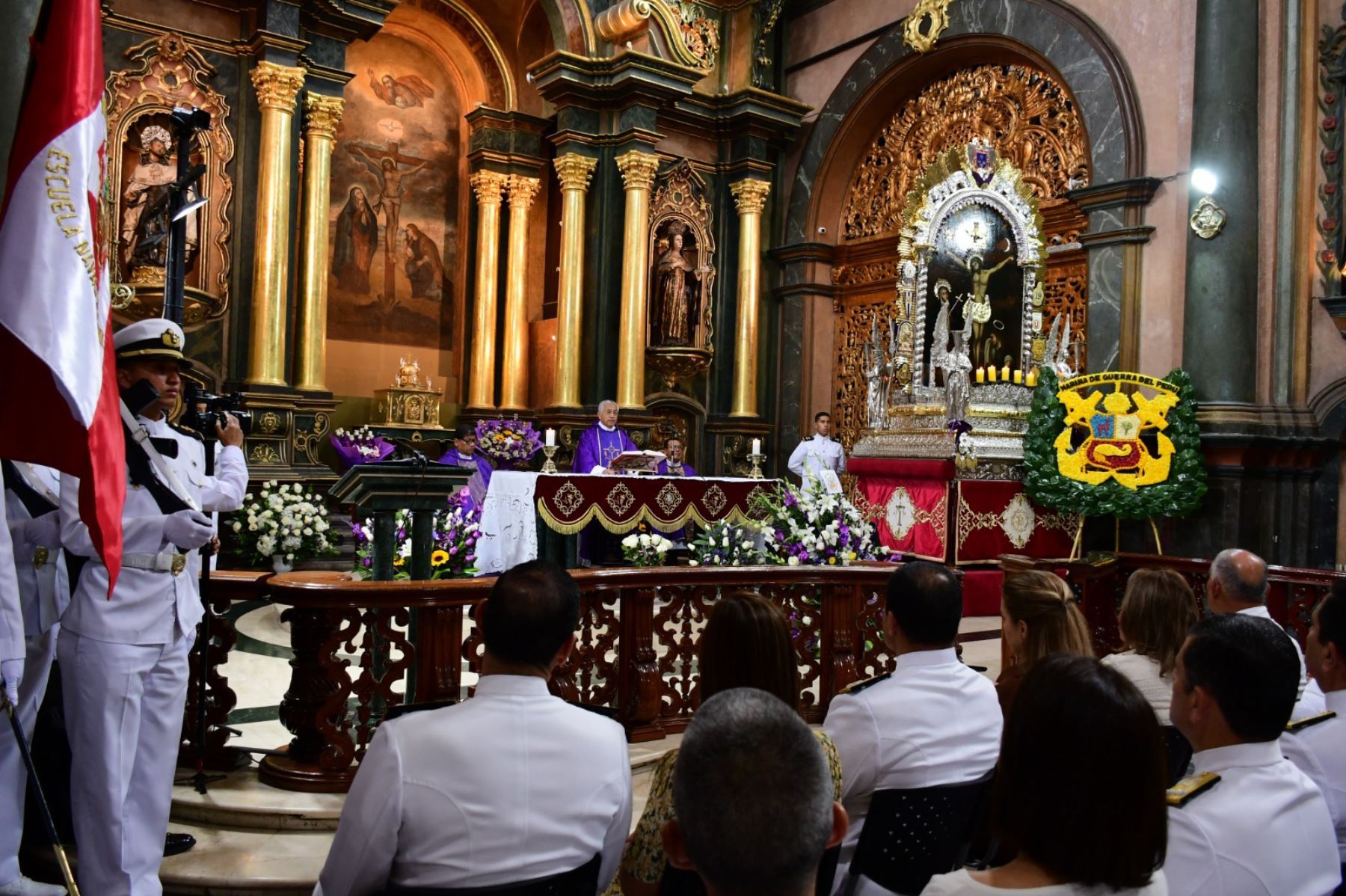 Marina de Guerra rindió homenaje al Señor de los Milagros con misa en Las Nazarenas