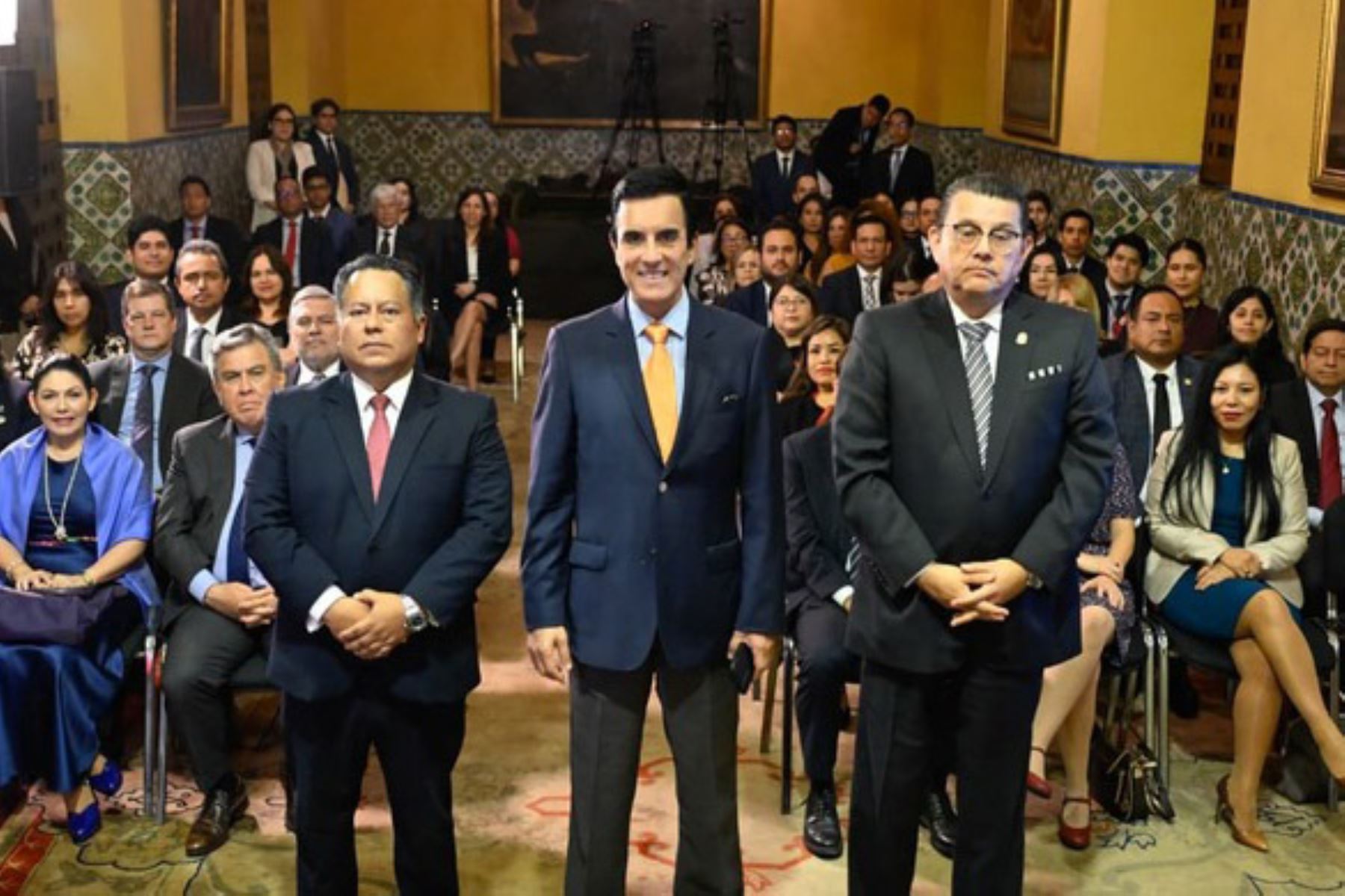 Cancillería reconoce a 10 peruanos en el exterior por contribución a nuestras comunidades