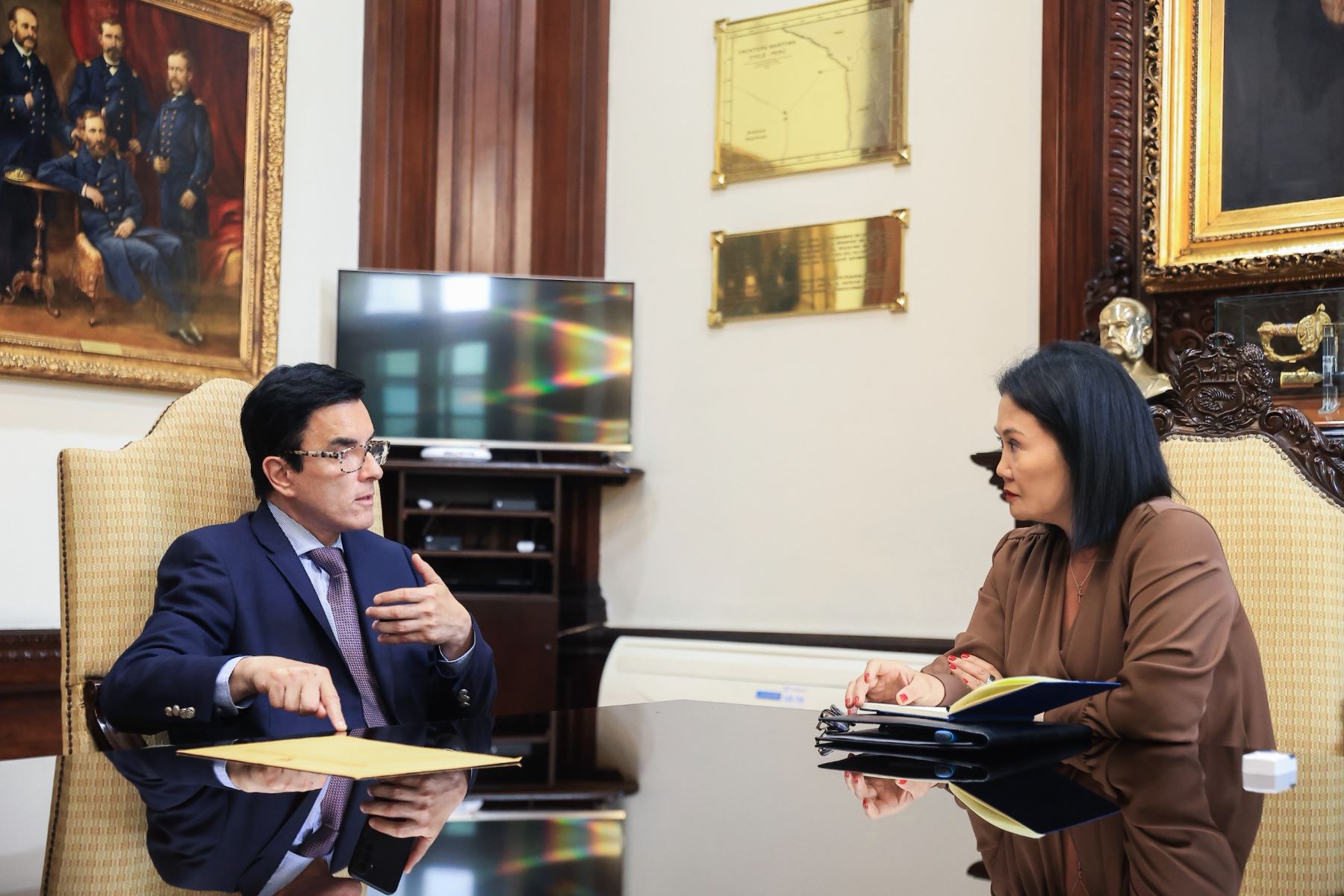 La presidenta Keiko Fujimori sostuvo una reunión de trabajo con el ministro de Educación y el Canciller. Photo: ANDINA/Prensa Presidencia