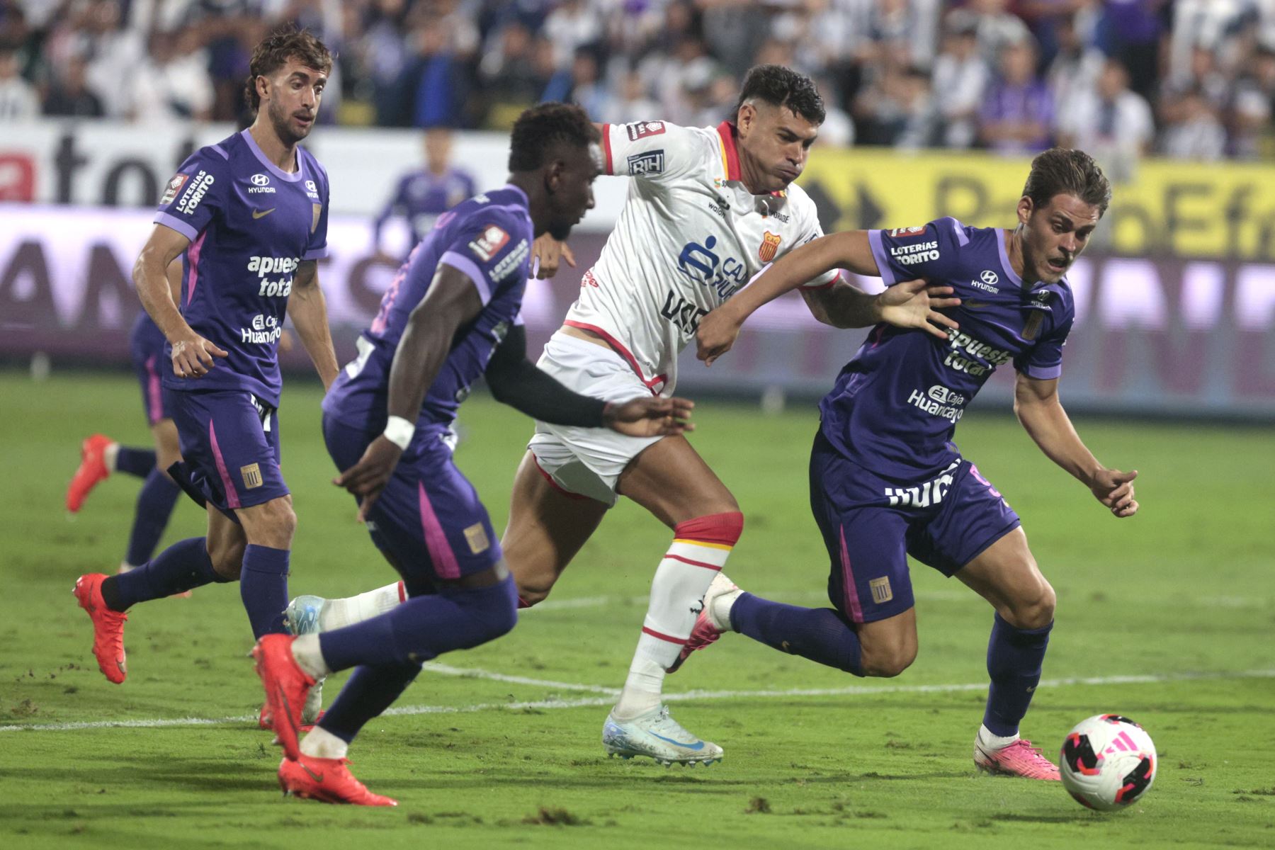 Alianza Lima se enfrenta a Atlético Grau por el torneo Clausura. Foto: ANDINA/Vidal Tarqui