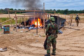 La Policía Nacional del Perú asestó un nuevo golpe a la capacidad logística de la minería ilegal en Madre de Dios, al destruir bienes, equipos e infraestructura valorizados en más de S/ 1.3 millones.
