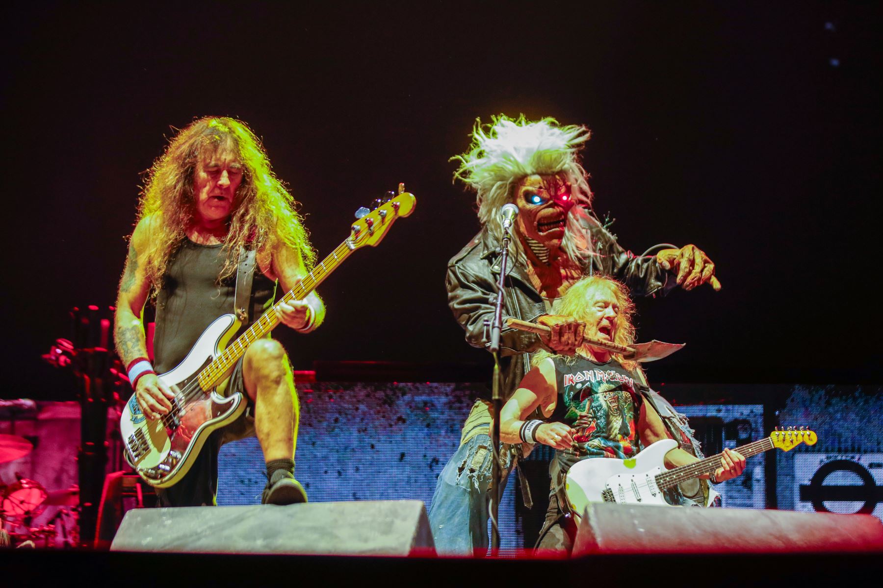 Con la energía a mil  Iron Maiden lleno de heavy metal cada rincón del Estadio Nacional, donde miles de fanáticos vivieron los 50 años de historia de la banda británica.  Foto: ANDINA/Ricardo Cuba