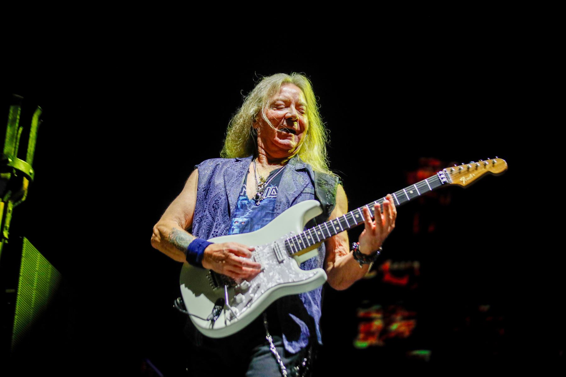 Con la energía a mil  Iron Maiden lleno de heavy metal cada rincón del Estadio Nacional, donde miles de fanáticos vivieron los 50 años de historia de la banda británica.  Foto: ANDINA/Ricardo Cuba