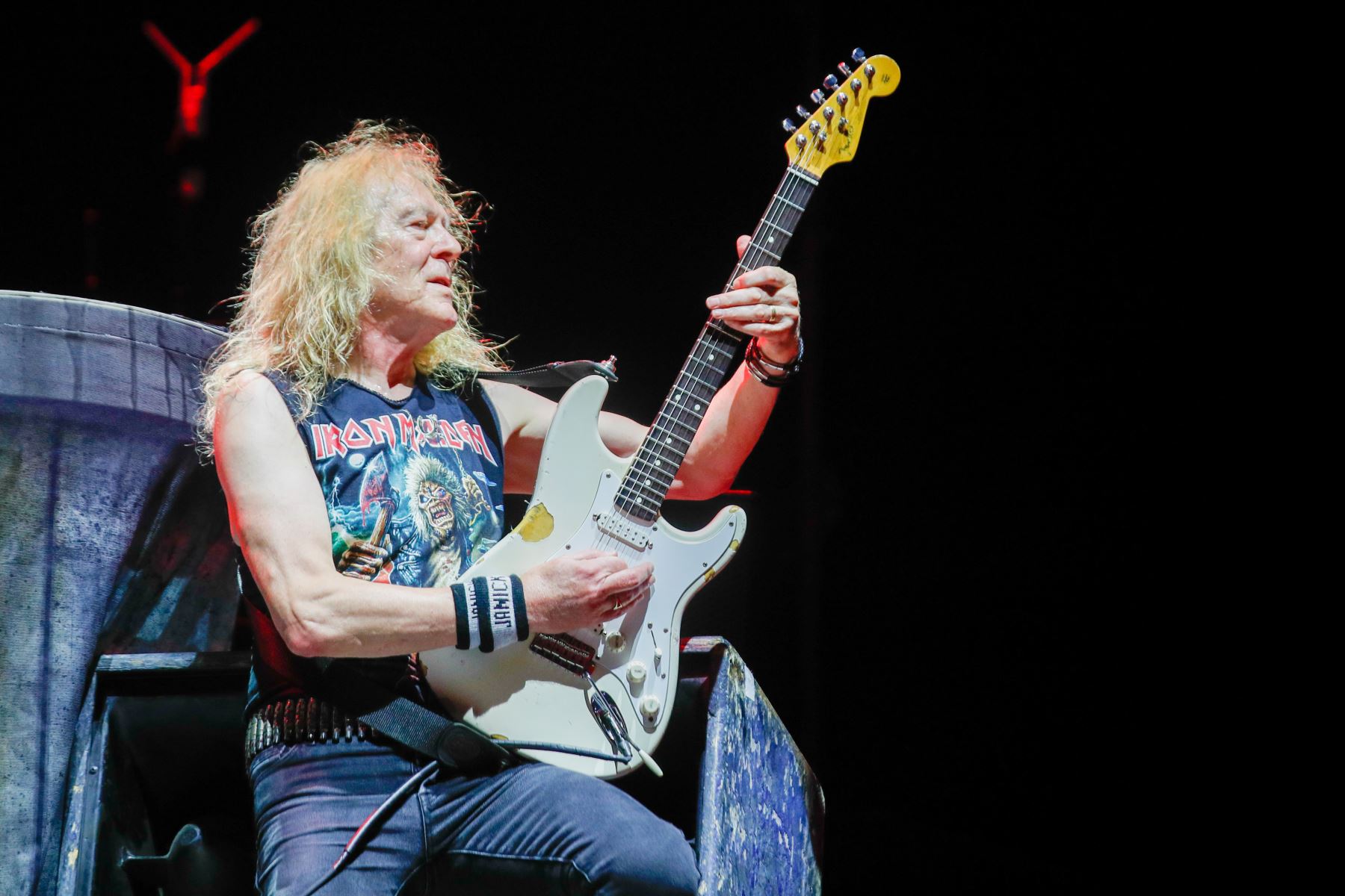 Con la energía a mil  Iron Maiden lleno de heavy metal cada rincón del Estadio Nacional, donde miles de fanáticos vivieron los 50 años de historia de la banda británica.  Foto: ANDINA/Ricardo Cuba