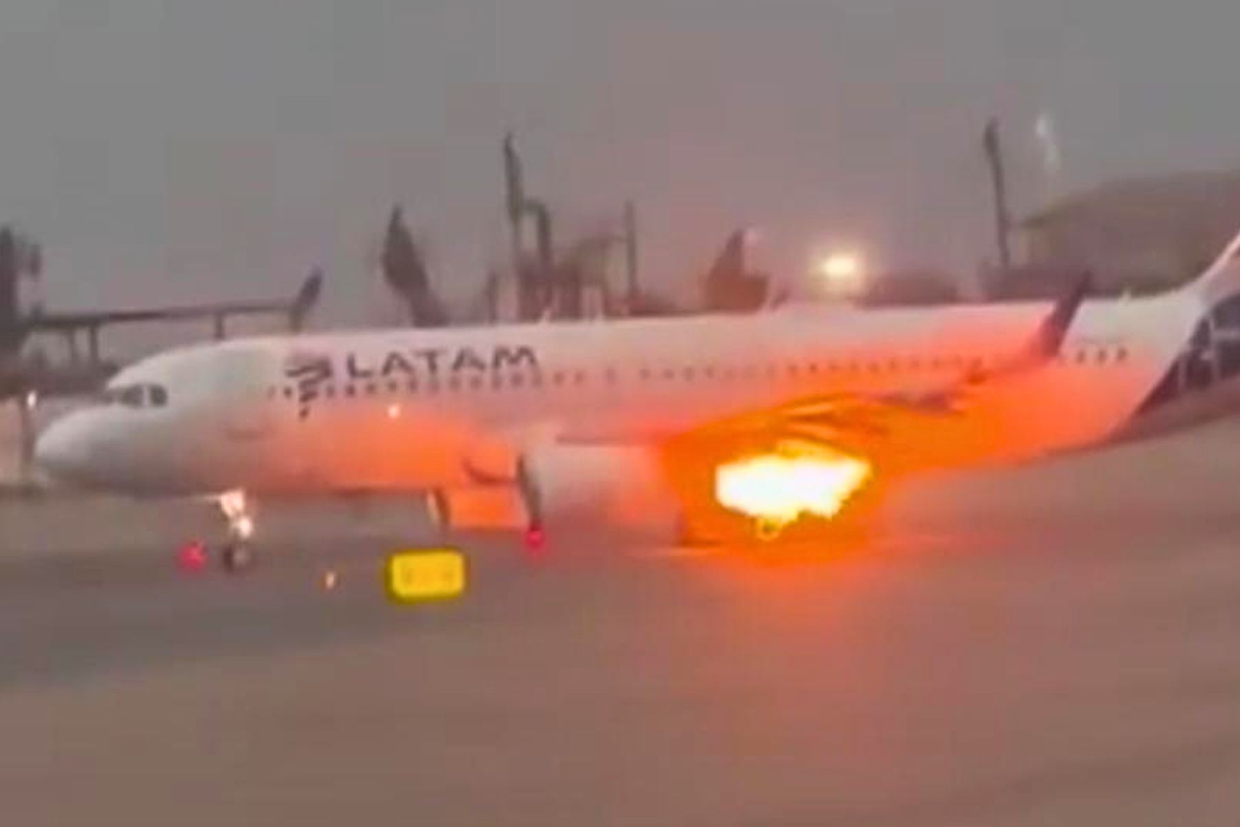 Jorge Chávez: Latam se pronuncia tras incendio de ala de avión de vuelo Lima-Piura