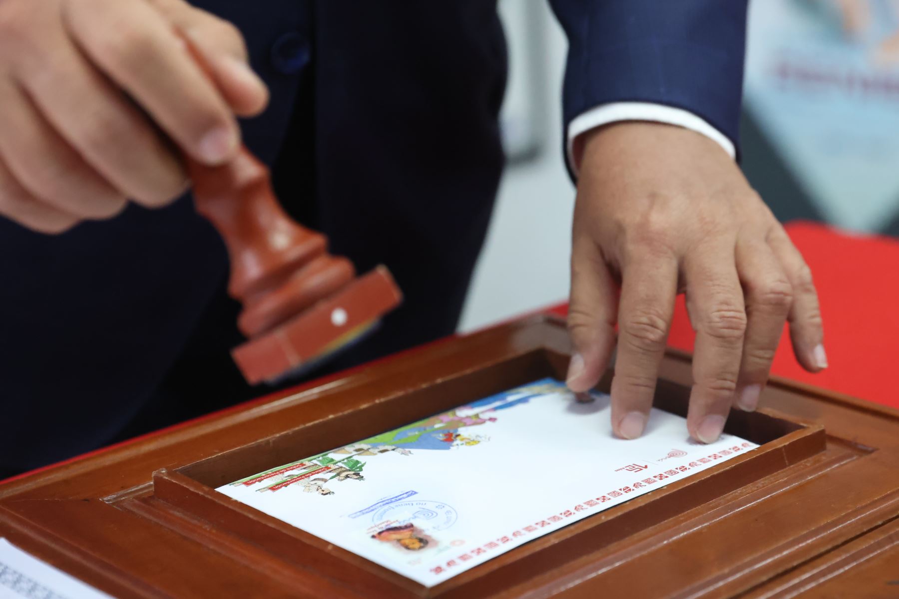 SERPOST S. A., adscrita al Ministerio de Transportes y Comunicaciones (MTC), obtuvo la licencia de uso institucional de la Marca País Perú, incorporándose al Programa de Licenciatarios que promueve la identidad, el orgullo nacional y el posicionamiento del Perú en el ámbito internacional.  Foto: ANDINA/Melina Mejía