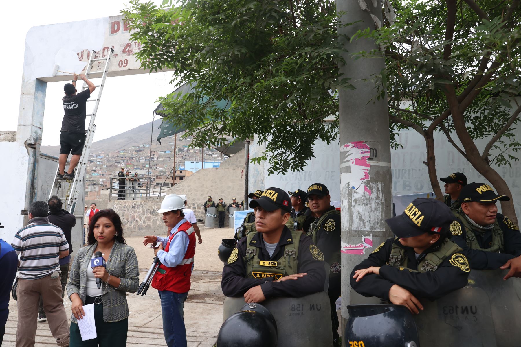 Ministerio de Educación (MINEDU) recupera terreno  en el distrito de Comas. Se trata de un predio propiedad de la institución educativa 2060 Virgen de Guadalupe, ocupado por terceras personas.  Foto: ANDINA/Melina Mejía