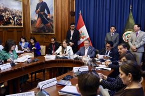 Session of the Constitution Commission chaired by Senator Carlos Mesía Ramírez. ANDINA/Difusión