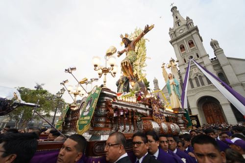 Señor de Luren: multitud de devotos llena las calles de Ica para acompañar a su santo patrón