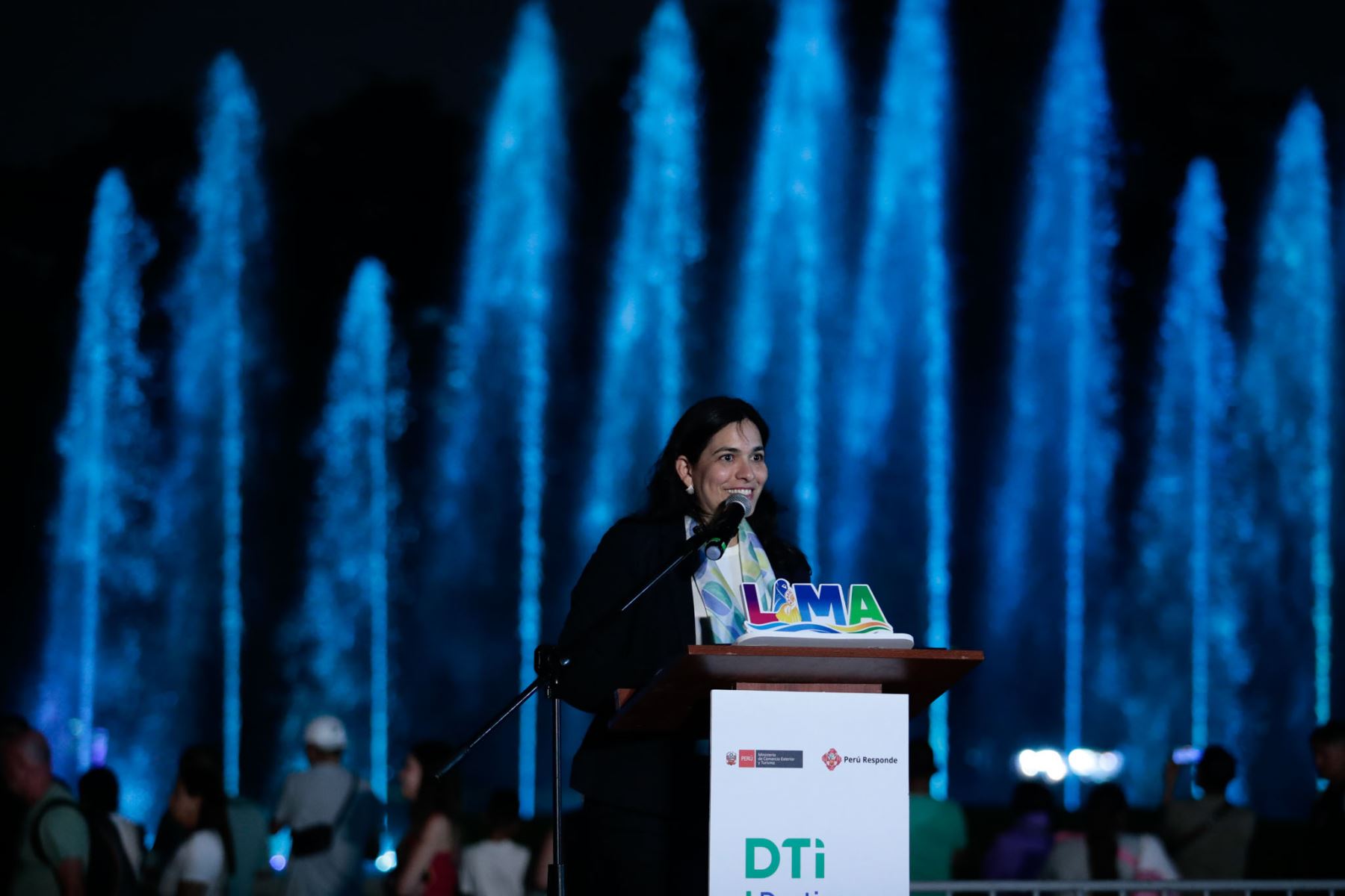 El Circuito Mágico del Agua, en el Cercado de Lima, fue escenario de la presentación de Lima como Destino Turístico Inteligente del Perú, iniciativa impulsada por el Ministerio de Comercio Exterior y Turismo (Mincetur), la Municipalidad Metropolitana de Lima y la Sociedad Mercantil Estatal para la Gestión de la Innovación y las Tecnologías Turísticas (Segittur) de España. La capital peruana se convierte en el tercer destino piloto de esta iniciativa. Foto: ANDINA/Daniel Bracamonte.