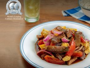 Perú está nuevamente nominado como Destino culinario líder del mundo en los World Travel Awards 2026 y espera coronarse por décimo cuarta vez en este prestigioso certamen considerado los Premios Óscar del Turismo.  