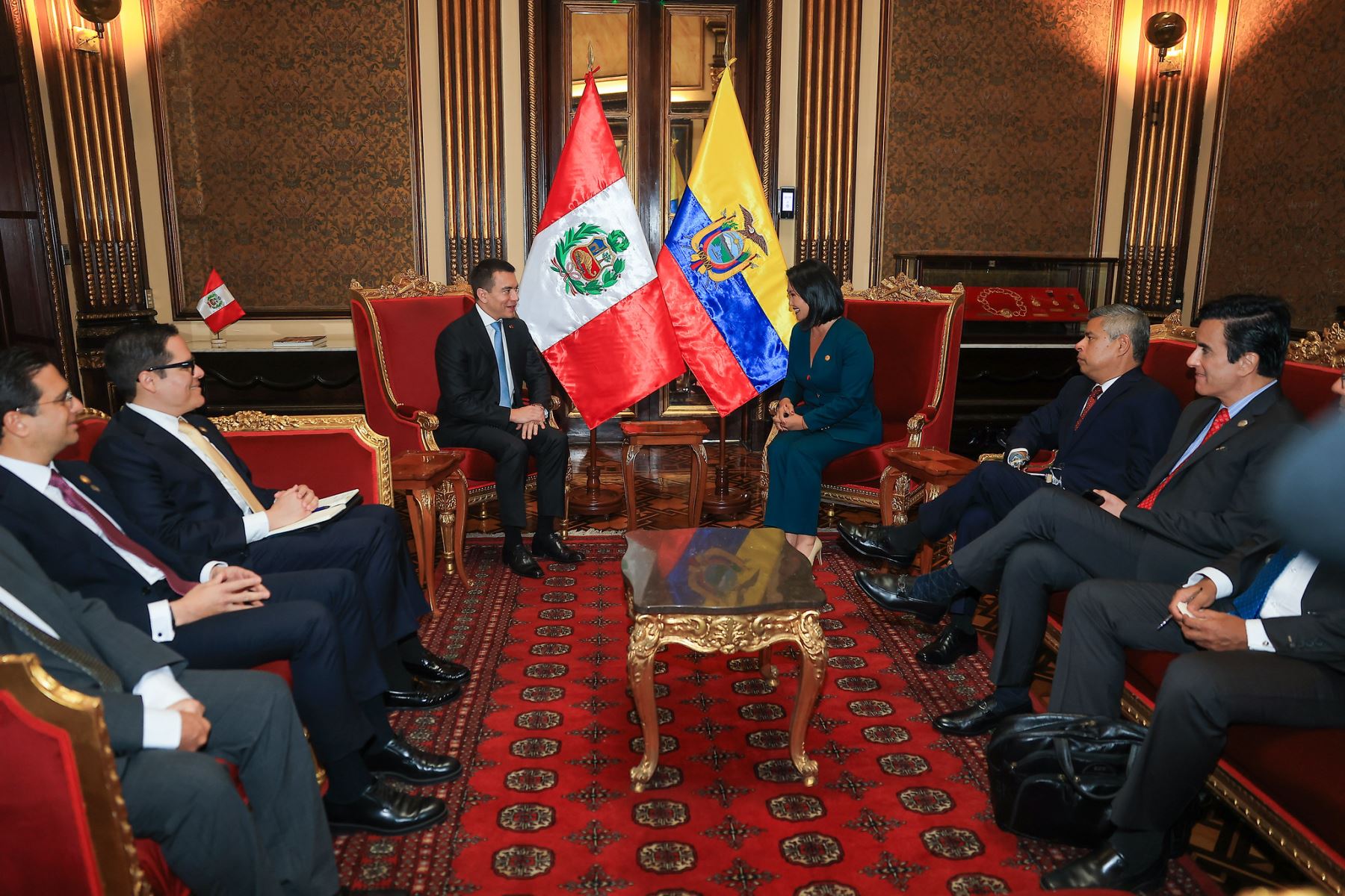 Presidenta Keiko Fujimori se reunió con su homólogo de Ecuador, Daniel Noboa