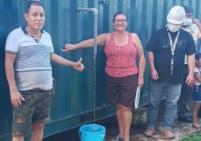 Un equipo de científicos de la Universidad Nacional de Ingeniería (UNI) desarrolló plantas modulares autónomas de tratamiento de agua que actualmente abastecen con éxito de este recurso vital, libre de cualquier tipo de contaminación al 99.9 %, a comunidades rurales de la región Loreto. 