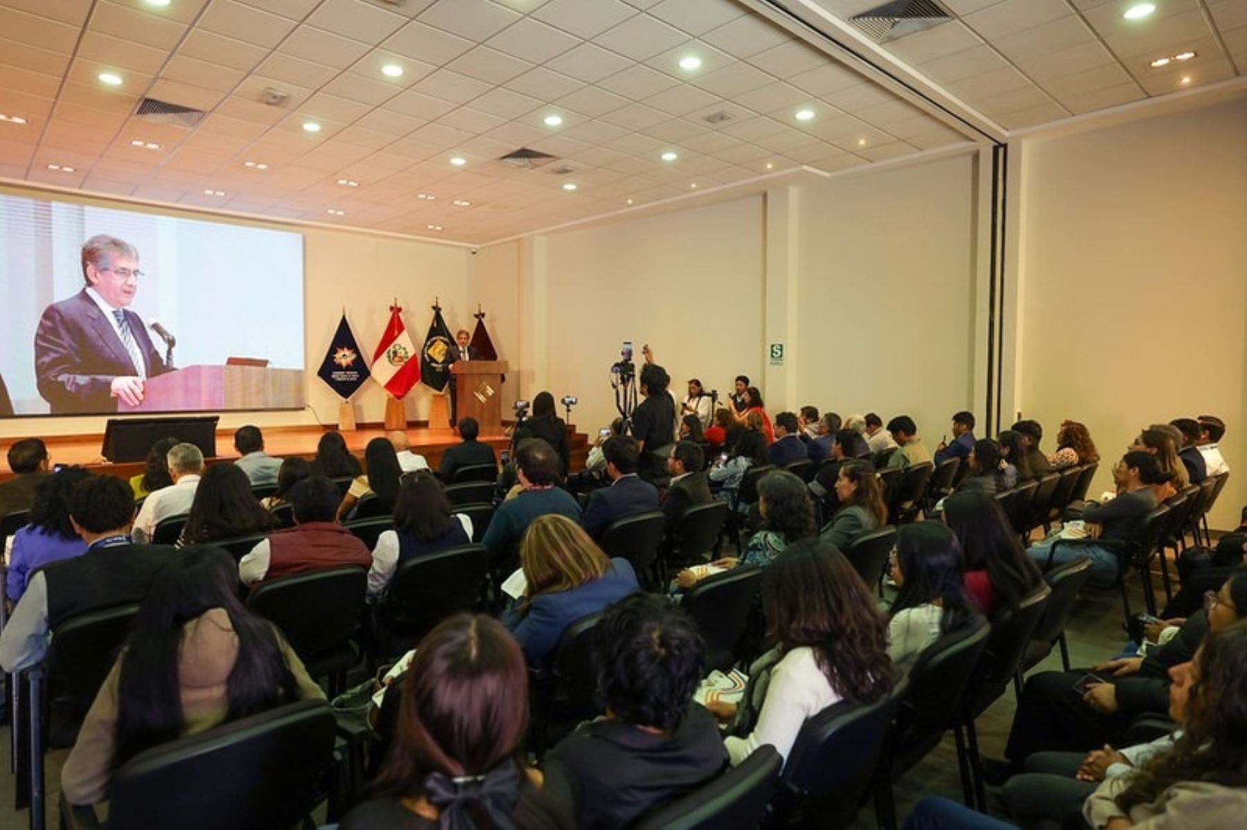 Gobierno fortalece a microempresas en Arequipa: brinda asistencia y acompaña formalización