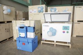 Tras ocho años almacenados en el Callao, los equipos médicos ya se encuentran en Ucayali y su puesta en funcionamiento será inmediata. El sector también entregó 82 equipos de cadena de frío para fortalecer la vacunación en la región. Foto: Minsa