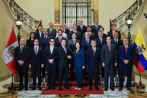 Foto oficial del Encuentro Presidencial y XVII Gabinete Binacional Perú-Ecuador