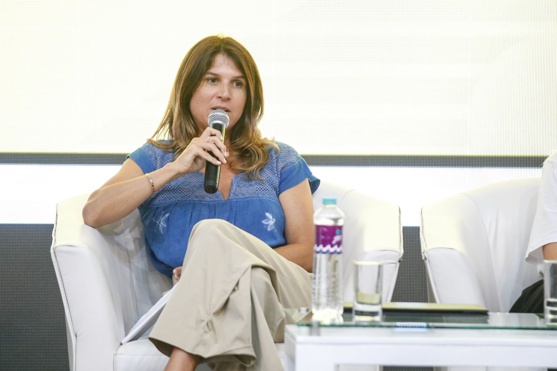 Detrás del proyecto está Sofía Mulanovich, campeona mundial ISA y WSL y una de las figuras más importantes de la historia del deporte peruano, quien impulsa una liga concebida para contribuir al crecimiento competitivo de las nuevas generaciones del surf nacional. Foto: ANDINA/Ricardo Cuba