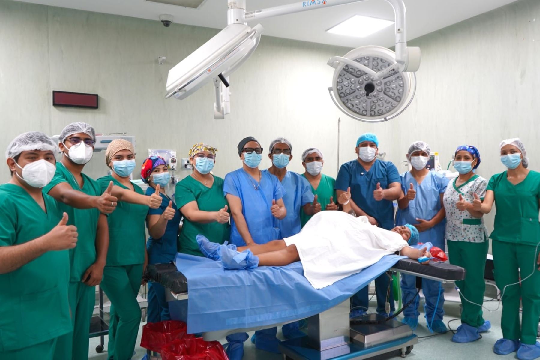 ¡Triple alegría! Hospital Regional Lambayeque atiende con éxito nacimiento de trillizos