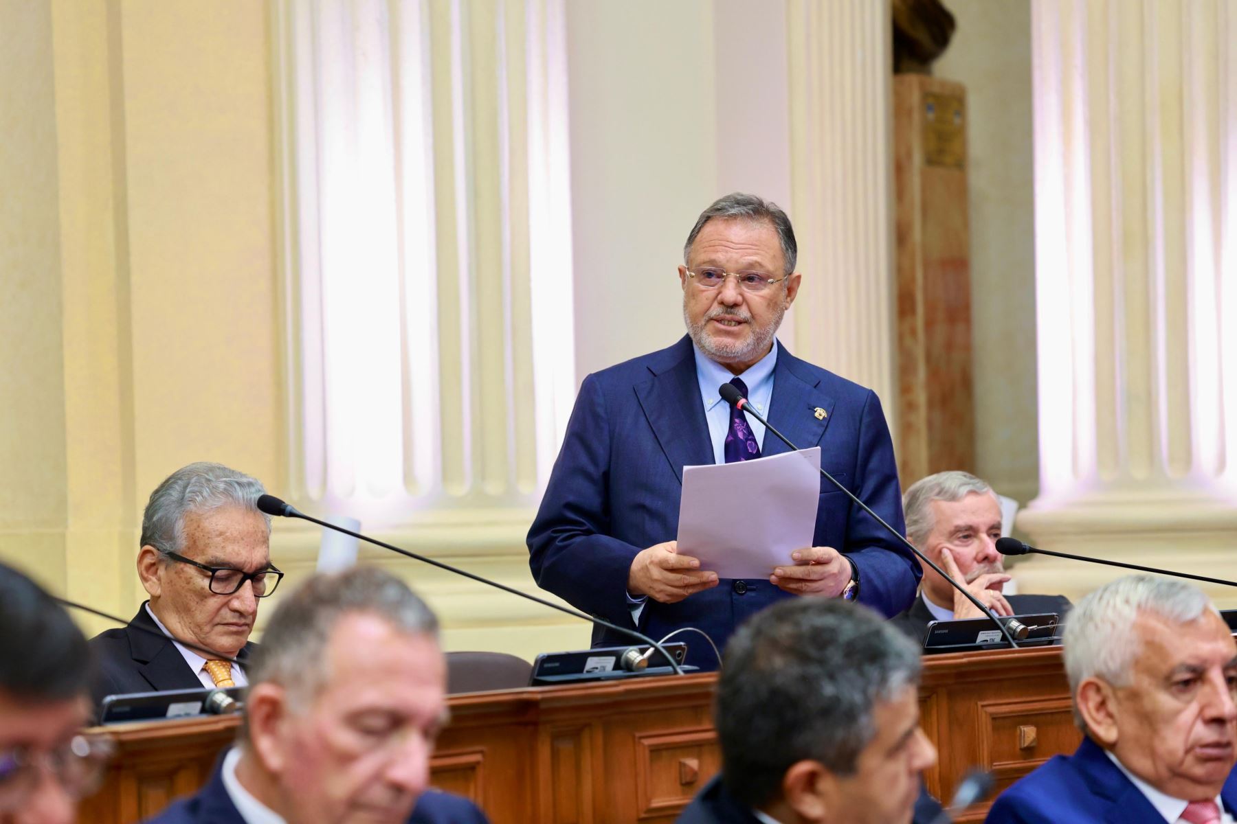 Senador Mesía llama a la unidad para responder a necesidades más urgentes en el país
