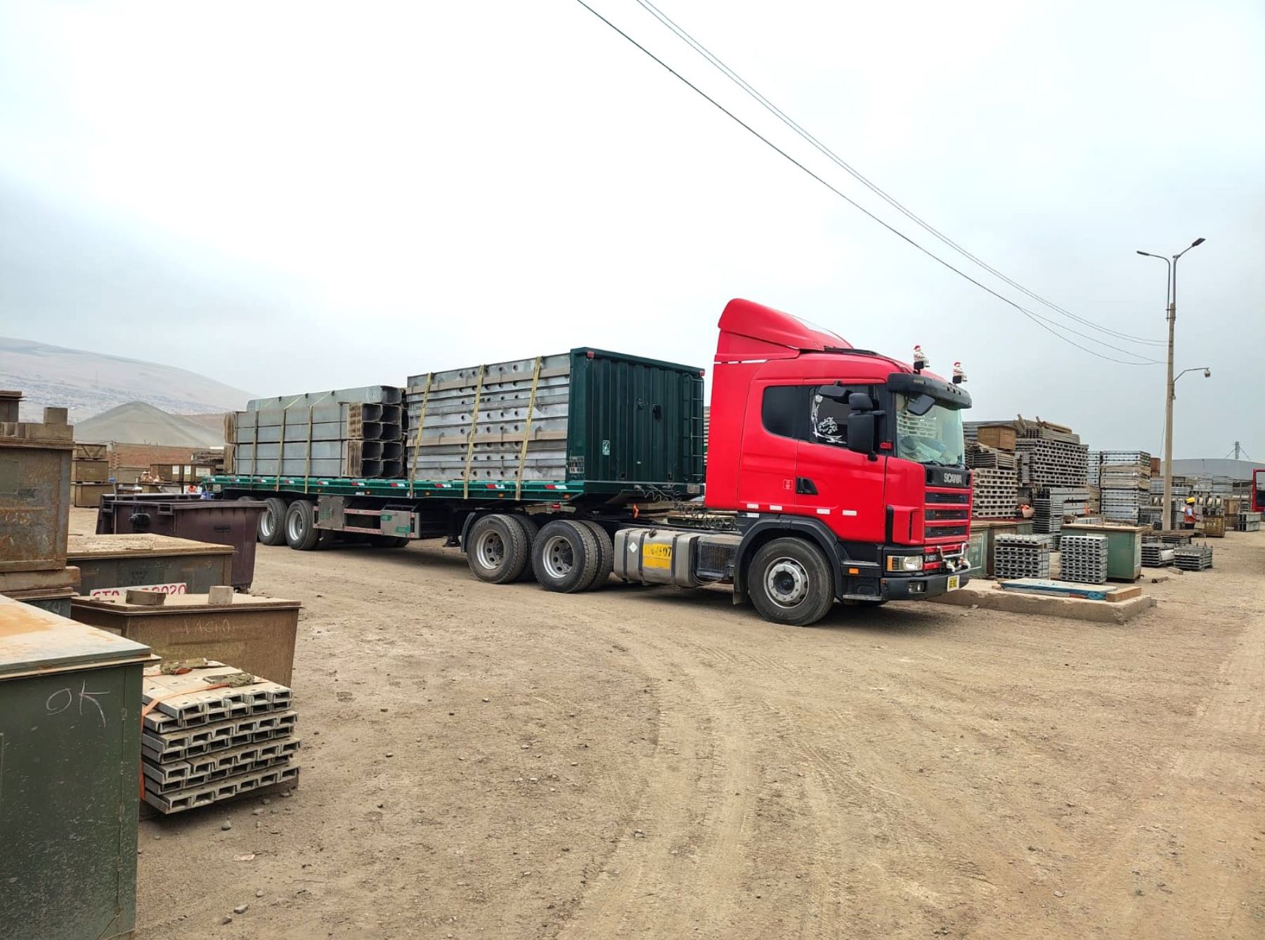 Trasladan 600 toneladas de estructuras para la instalación del puente La Muyuna en Huánuco