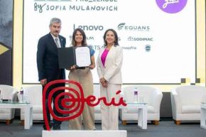 Peruvian former world surfing champion Sofia Mulanovich has been granted a license to use the "Marca Perú" (Peru Brand) mark. ANDINA/Difusión