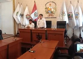 La Gerencia Regional de Educación del Gore La Libertad puso en funcionamiento la plataforma digital "Centinela" diseñado para que los directivos de colegios y de las UGEL notifiquen en tiempo real situaciones de violencia o riesgos derivados por fenómenos climáticos como El Niño. ANDINA/Difusión