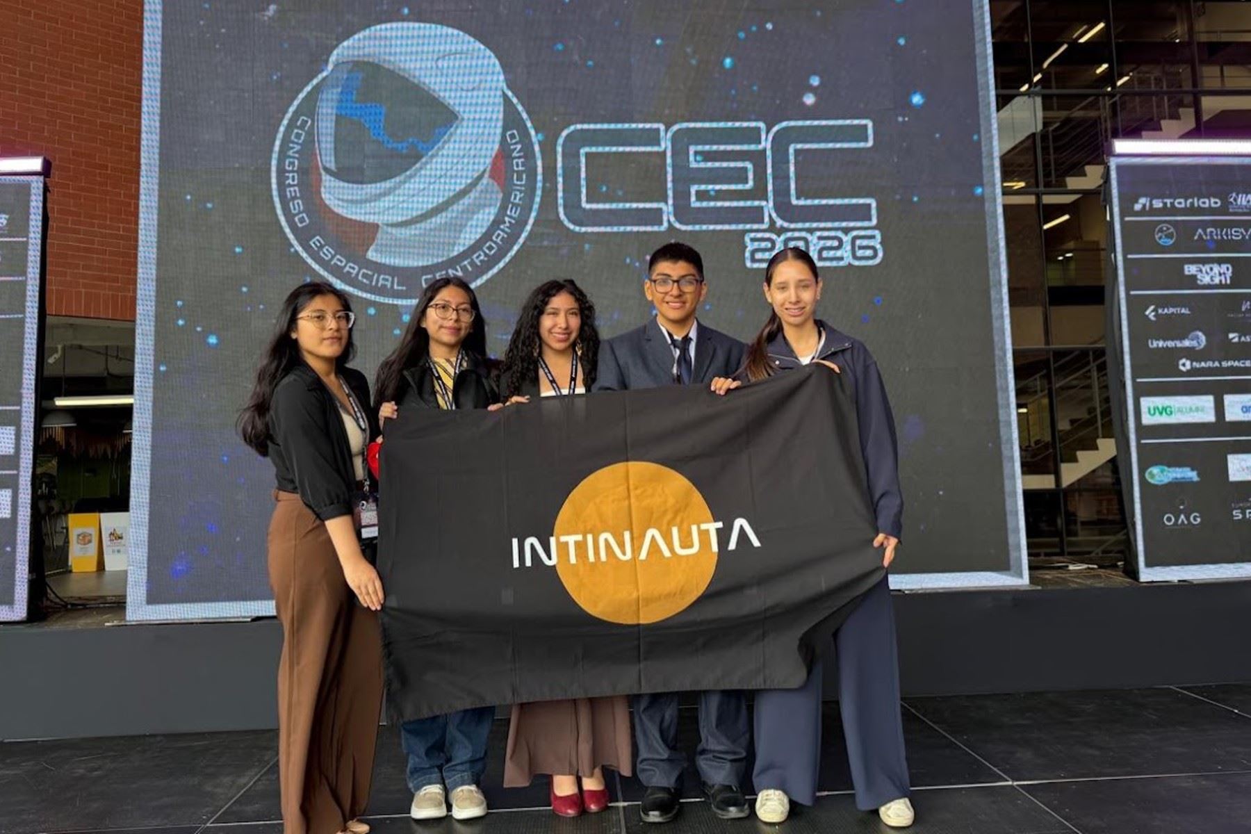 Escolares representaron al Perú en Congreso Espacial Centroamericano en Guatemala