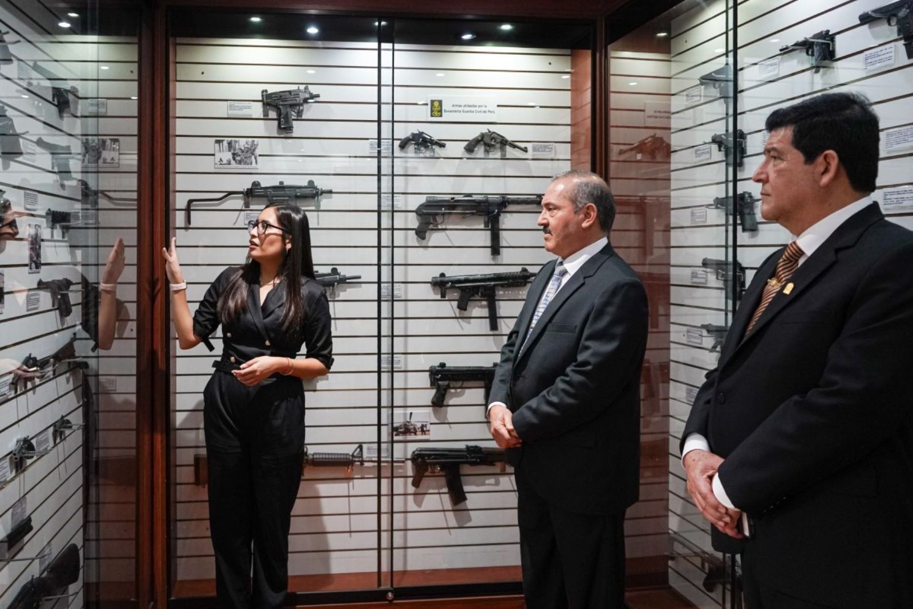 Migraciones y Sucamec trabajarán juntos para mejorar control de armas en el país
