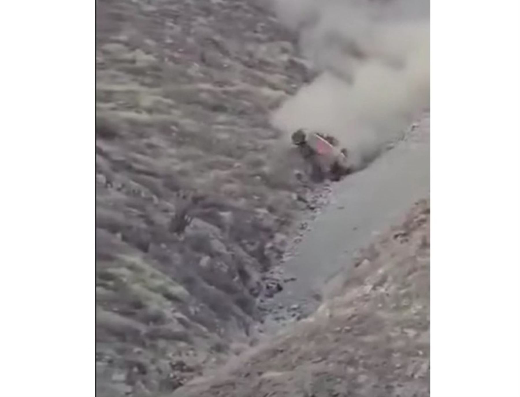 Arequipa: camioneta cae a un abismo de 200 metros en provincia de Condesuyos