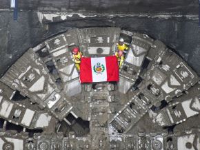 La enorme máquina, que lleva el nombre de Micaela Bastidas, pesa aproximadamente 1.750 toneladas Foto: MTC