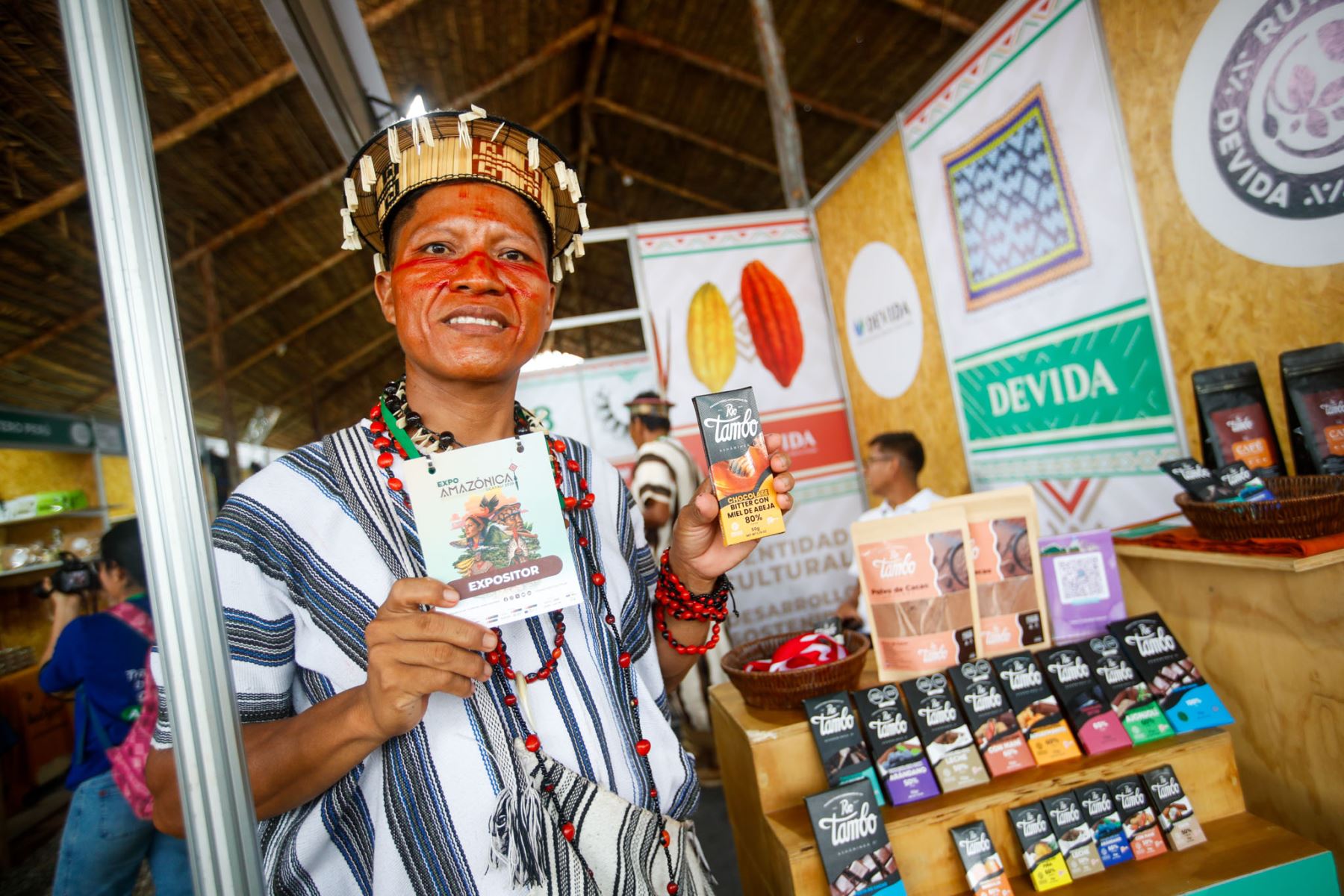 Los emprendedores amazónicos presentan una variedad de productos regionales durante la ExpoAmazónica 2026, que se desarrolla en Pucallpa, Ucayali. La feria cuenta con más de 400 estands destinados a promover la producción, el comercio y las oportunidades de negocio de la Amazonía peruana. Foto: ANDINA/Ricardo Cuba.