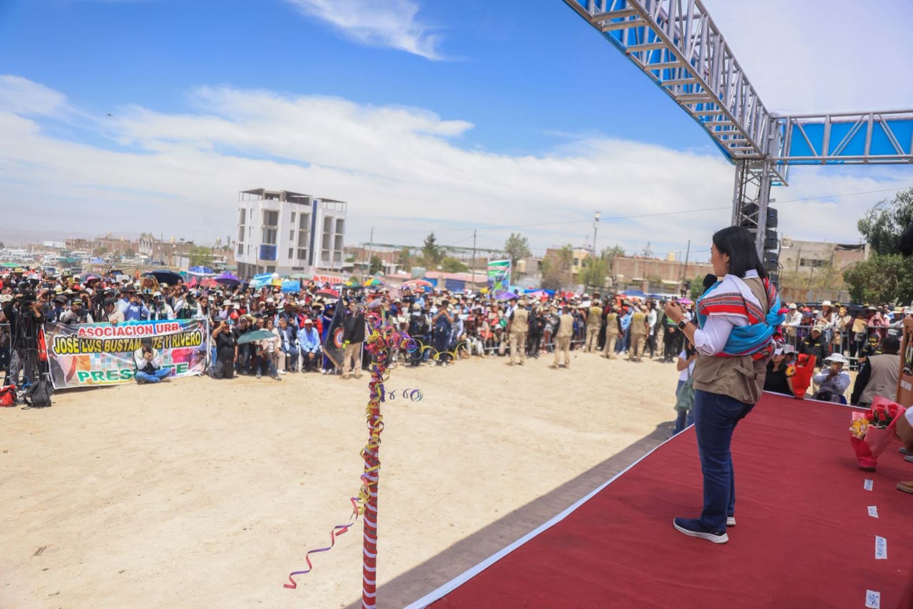 Presidenta Keiko Fujimori llega a Arequipa para inaugurar sistemas de agua potable y alcantarillado que beneficiará a más de 30 000 peruanos. Foto: ANDINA/Prensa Presidencia